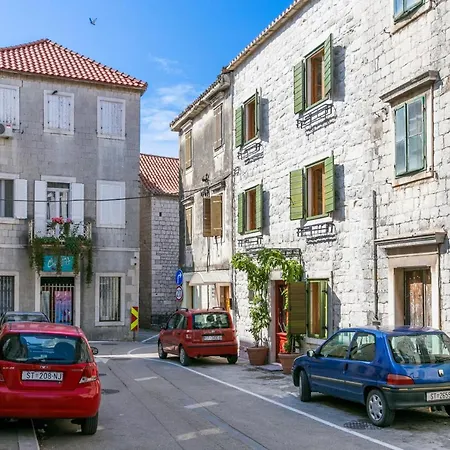 Apartment By The Sea Kastel Stari, - 21199 *