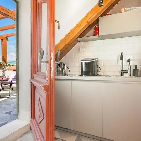 Apartamento By The Sea Kastel Stari, - 21199
