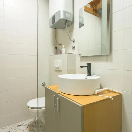 Διαμέρισμα By The Sea Kastel Stari, - 21199 *